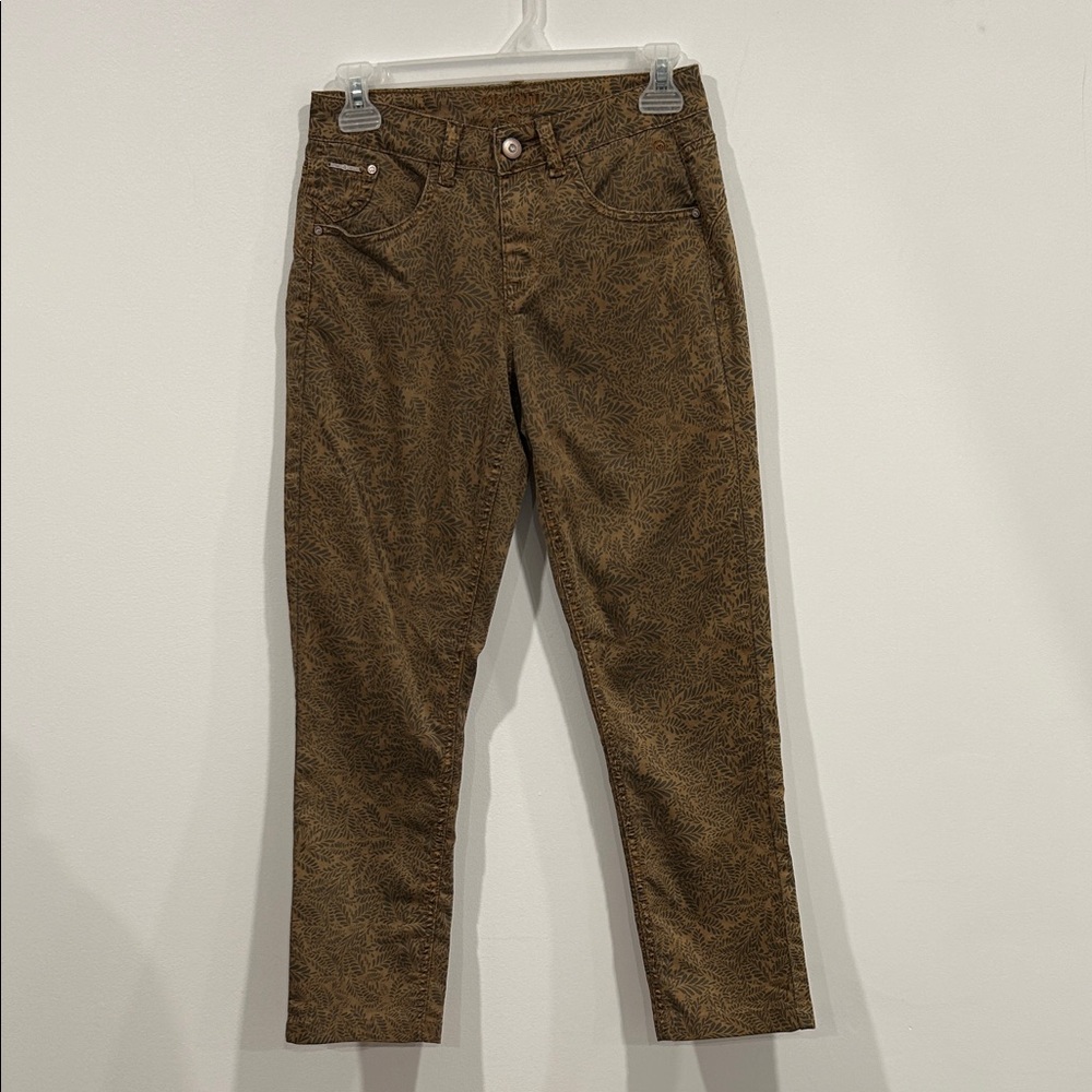 Cream coco fit Leaf Patterned Jeans